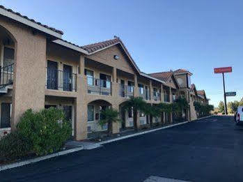 Econo Lodge University Arena ชาร์ลอตต์สวิลล์ ภายนอก รูปภาพ
