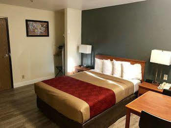 Econo Lodge University Arena ชาร์ลอตต์สวิลล์ ภายนอก รูปภาพ