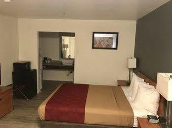 Econo Lodge University Arena ชาร์ลอตต์สวิลล์ ภายนอก รูปภาพ